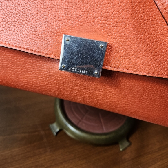 Auth Celine Medium Calfskin Trapeze Shoulder Handbag - Picture 4 of 16